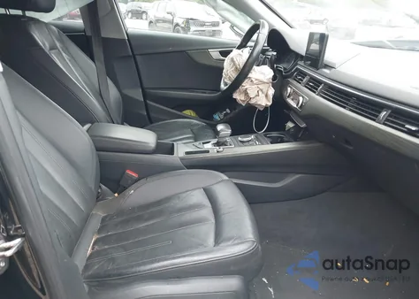 2019 Audi A4 40 Titanium Premium z USA, uszkodzony, nr VIN WAUGMAF4XKN004708